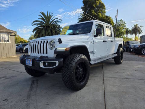 2020 Jeep Gladiator Overland 4WD photo