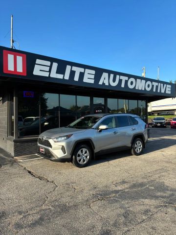 2019 Toyota RAV4 LE AWD photo