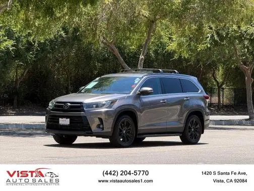 2019 Toyota Highlander SE FWD photo