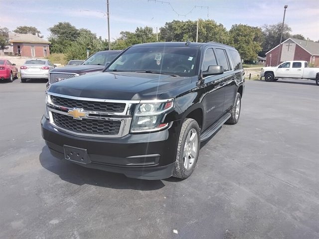 2019 Chevrolet Suburban LT 4WD photo