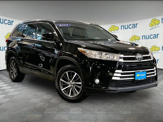 2017 Toyota Highlander XLE AWD photo
