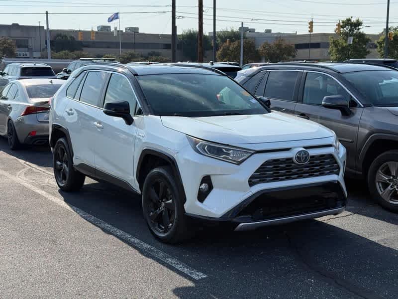 2019 Toyota RAV4 Hybrid XSE AWD photo