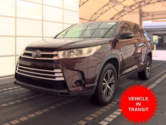 2019 Toyota Highlander LE FWD photo