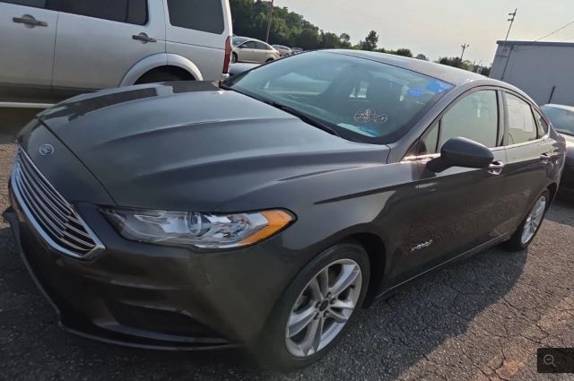 2018 Ford Fusion SE FWD photo