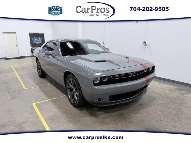 2019 Dodge Challenger SXT RWD photo