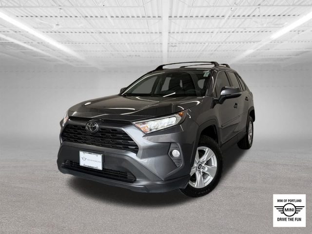 2019 Toyota RAV4 XLE FWD photo