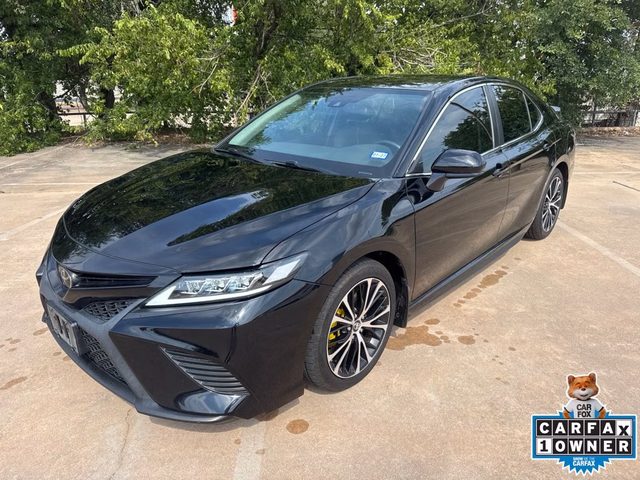 2019 Toyota Camry SE FWD photo