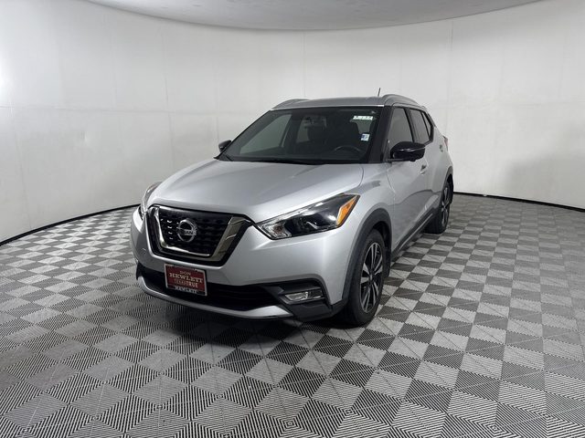 2019 Nissan Kicks SR FWD photo