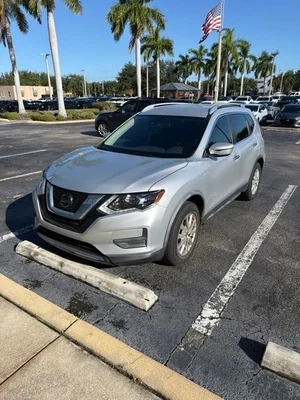 2020 Nissan Rogue SV FWD photo