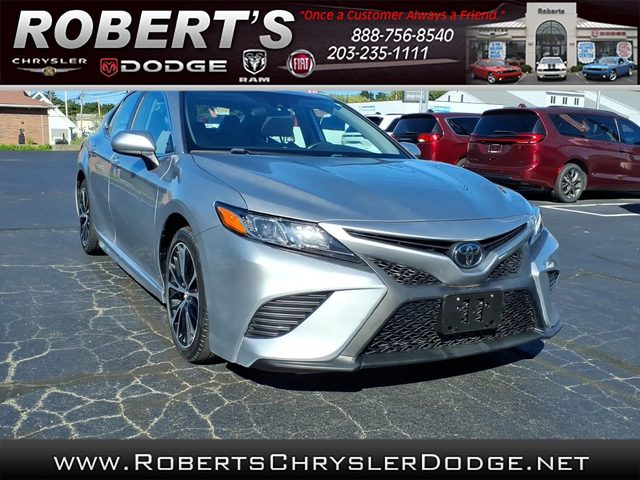 2020 Toyota Camry SE FWD photo