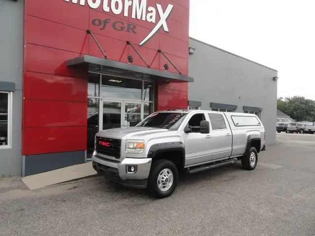 2015 GMC Sierra 2500HD SLE 4WD photo