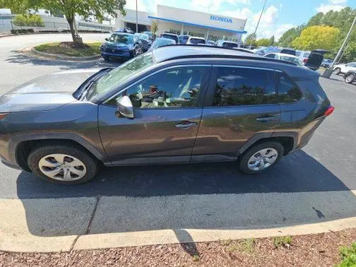 2019 Toyota RAV4 LE FWD photo