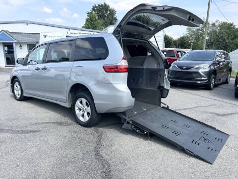 2020 Toyota Sienna L FWD photo
