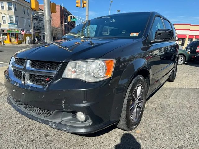 2017 Dodge Grand Caravan SXT FWD photo