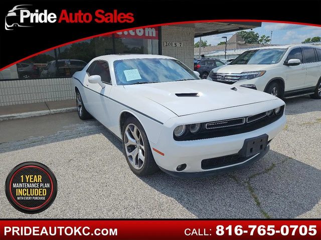 2016 Dodge Challenger SXT Plus RWD photo