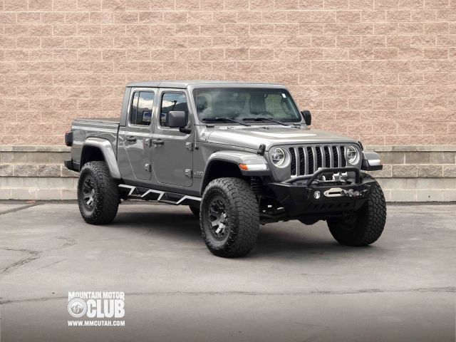 2020 Jeep Gladiator Overland 4WD photo