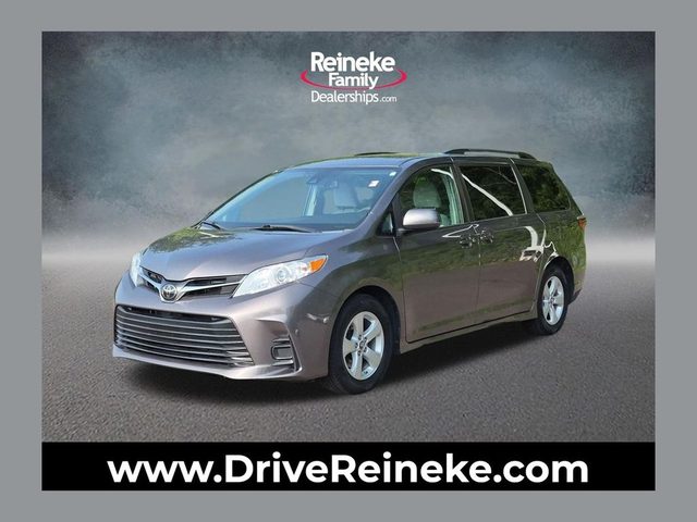 2019 Toyota Sienna LE FWD photo