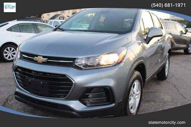 2020 Chevrolet Trax LS AWD photo