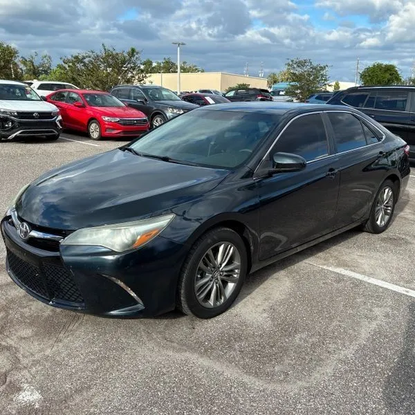 2017 Toyota Camry SE FWD photo