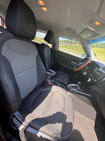 2019 Kia Soul + FWD photo