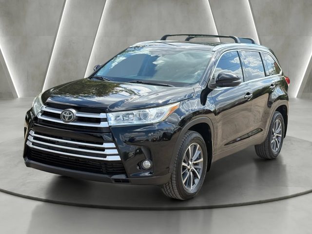2019 Toyota Highlander XLE FWD photo