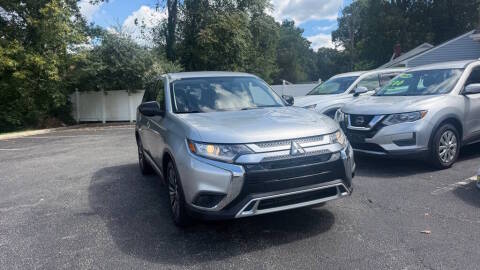2020 Mitsubishi Outlander ES FWD photo