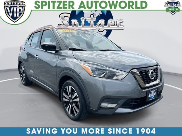 2019 Nissan Kicks SR FWD photo