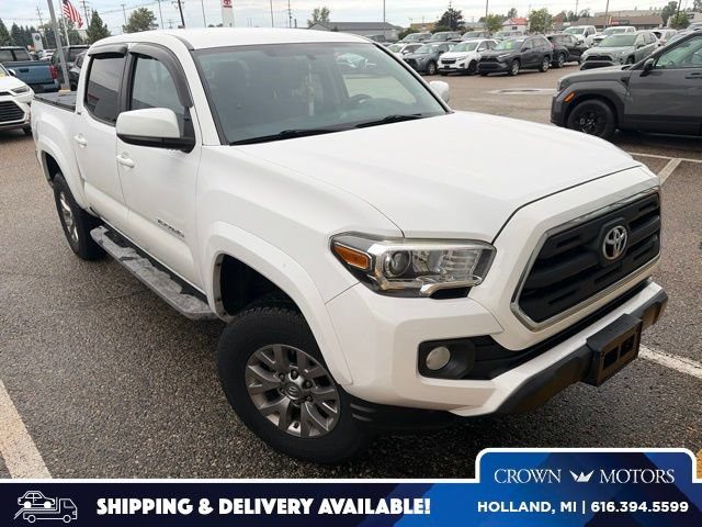 2016 Toyota Tacoma SR5 4WD photo