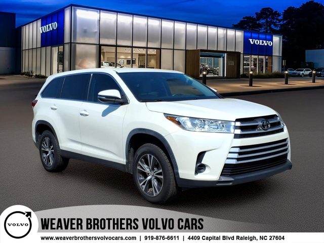 2019 Toyota Highlander LE FWD photo