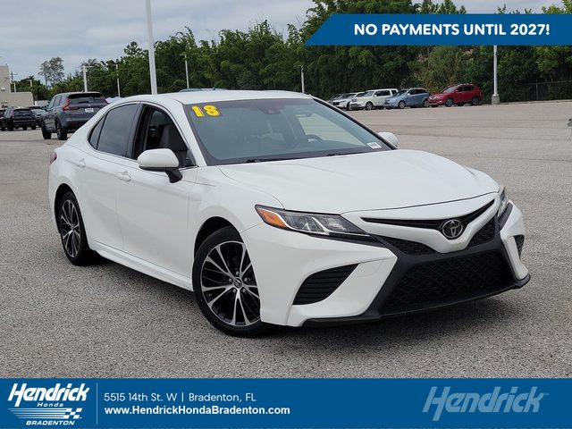 2020 Toyota Camry Hybrid XLE FWD photo