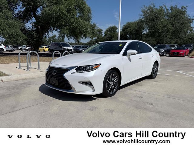 2016 Lexus ES  FWD photo