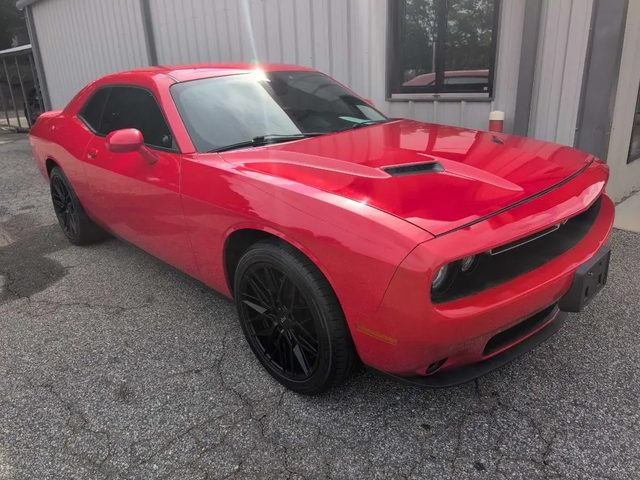 2019 Dodge Challenger SXT RWD photo