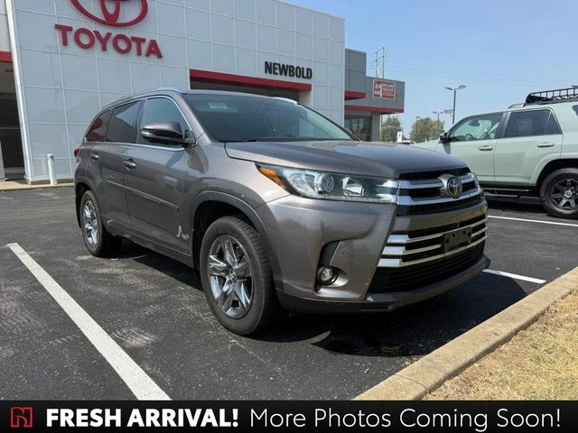2019 Toyota Highlander Limited Platinum AWD photo