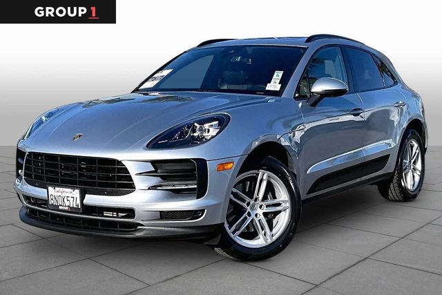2020 Porsche Macan  AWD photo