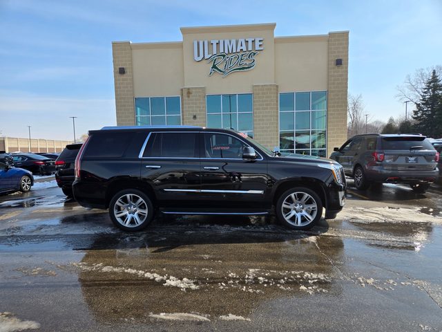 2017 Cadillac Escalade Luxury 4WD photo