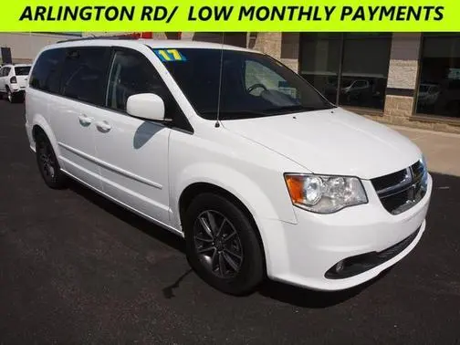 2017 Dodge Grand Caravan SXT FWD photo