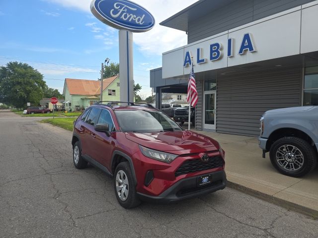 2019 Toyota RAV4 LE FWD photo
