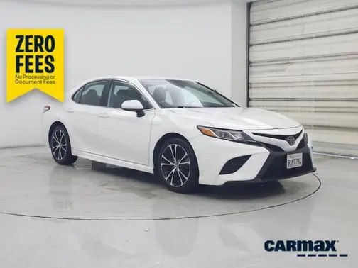 2019 Toyota Camry SE FWD photo