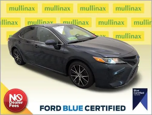 2020 Toyota Camry SE FWD photo