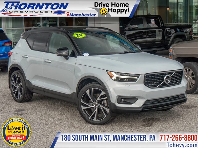 2020 Volvo XC40 R-Design AWD photo