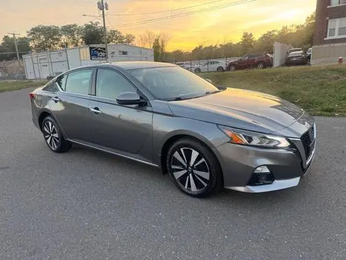 2020 Nissan Altima 2.5 SV AWD photo