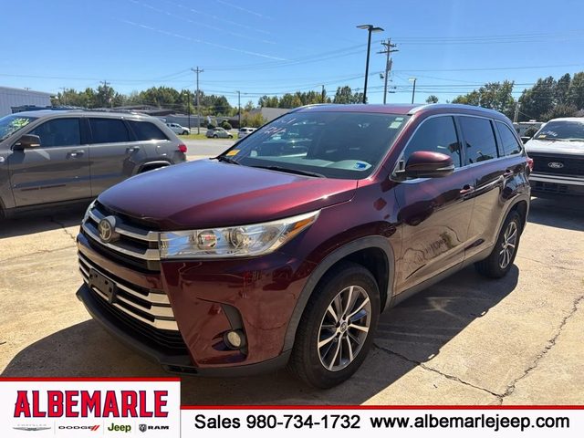 2019 Toyota Highlander XLE FWD photo