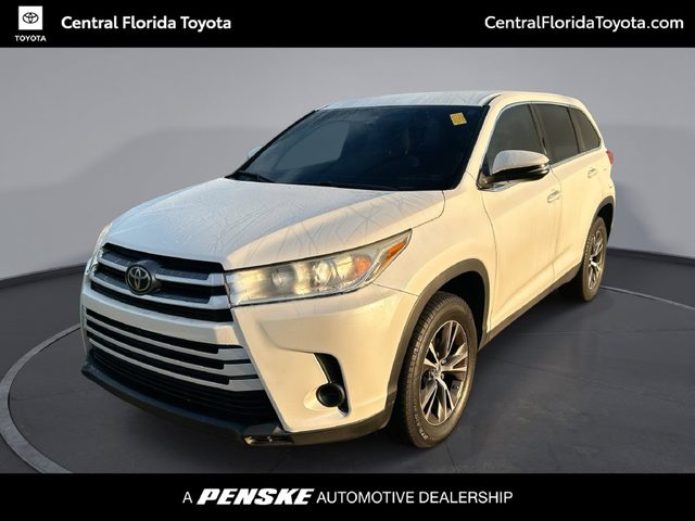2019 Toyota Highlander LE FWD photo