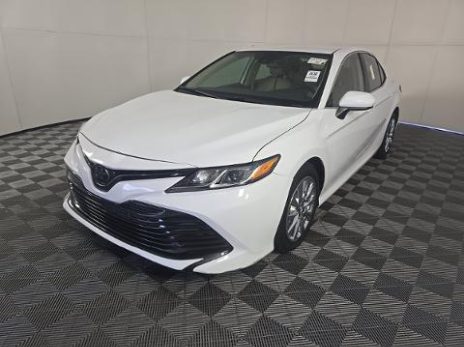 2020 Toyota Camry LE FWD photo