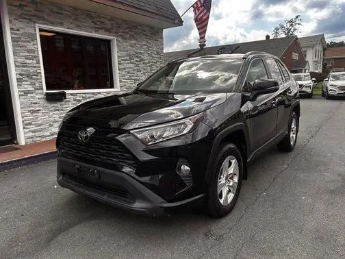 2020 Toyota RAV4 XLE AWD photo