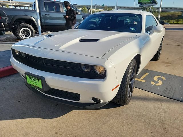 2019 Dodge Challenger SXT RWD photo