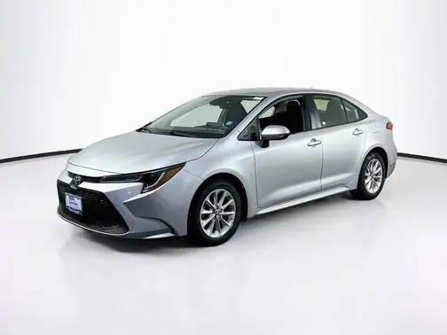 2020 Toyota Corolla LE FWD photo