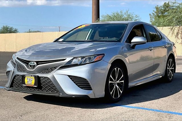 2020 Toyota Camry SE FWD photo