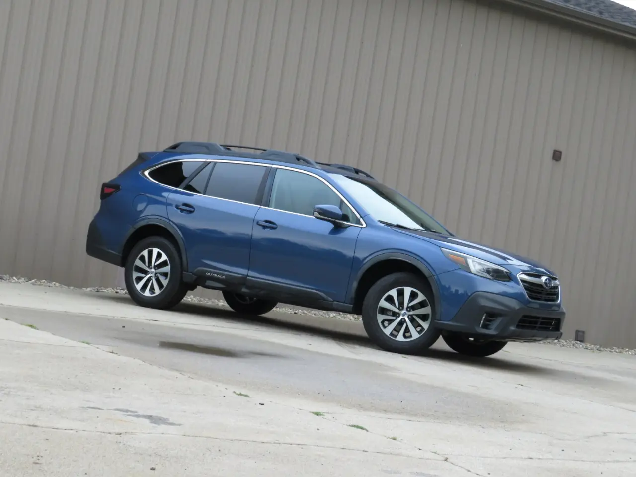2020 Subaru Outback Premium AWD photo