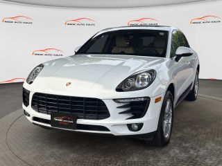 2017 Porsche Macan AWD photo